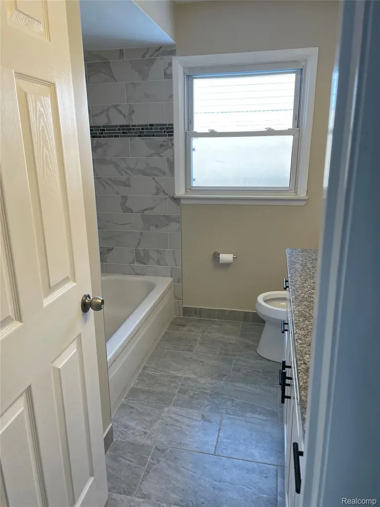 31335 Rayburn Street Livonia City MI 48154