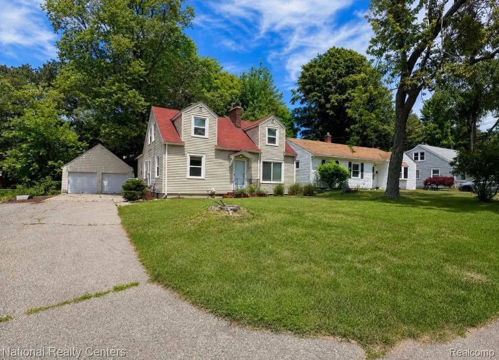 1142 Lilac Avenue East Lansing City MI 48823