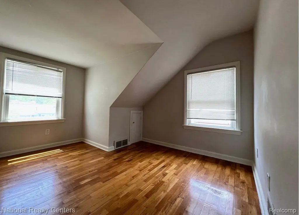 1142 Lilac Avenue East Lansing City MI 48823