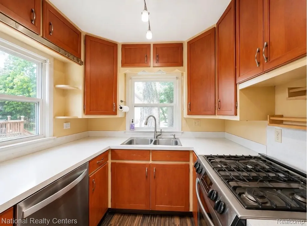 1142 Lilac Avenue East Lansing City MI 48823