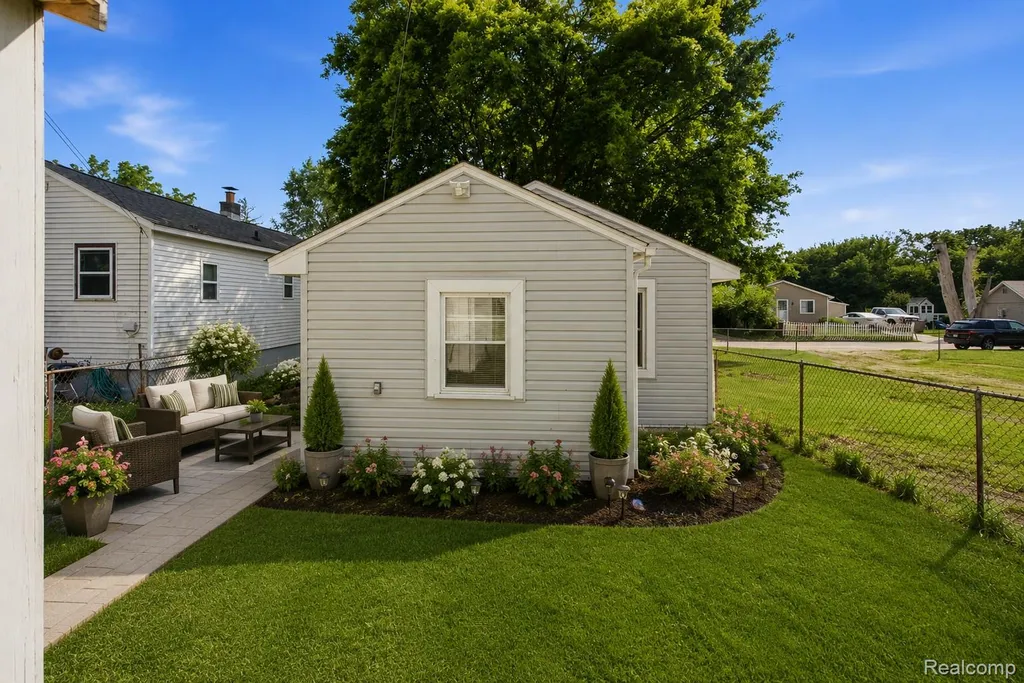 808 Corwin Court Pontiac City MI 48340