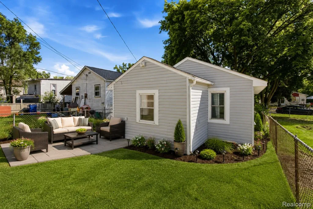 808 Corwin Court Pontiac City MI 48340