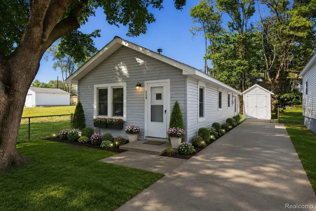 808 Corwin Court Pontiac City MI 48340