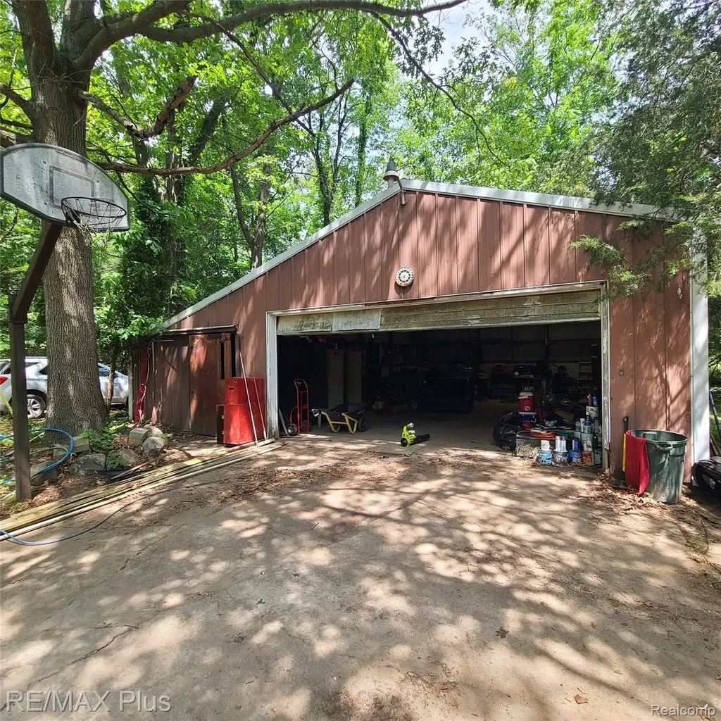 10120 Nimphie Road Tyrone Township MI 48430