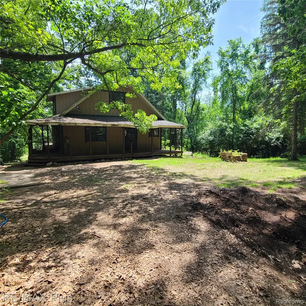 10120 Nimphie Road Tyrone Township MI 48430