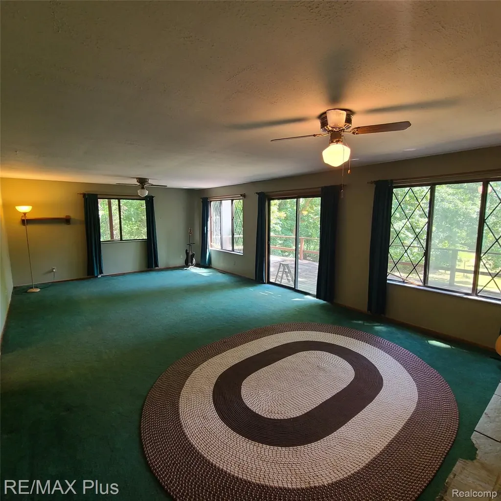 10120 Nimphie Road Tyrone Township MI 48430