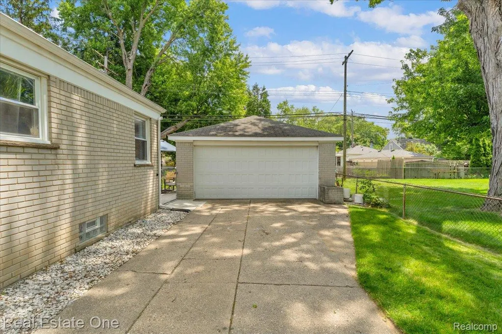 1511 S Wilson Avenue Royal Oak City MI 48067