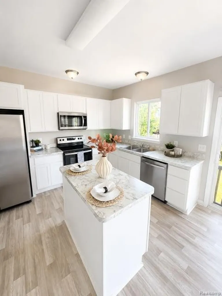 7197 Essex Drive York Charter Township MI 48197