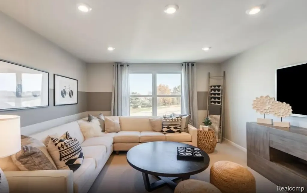 3065 Wyvern Lake Orion Village MI 48259