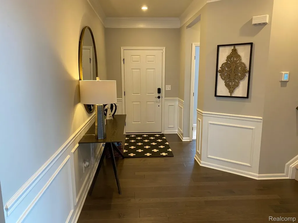 3065 Wyvern Lake Orion Village MI 48259