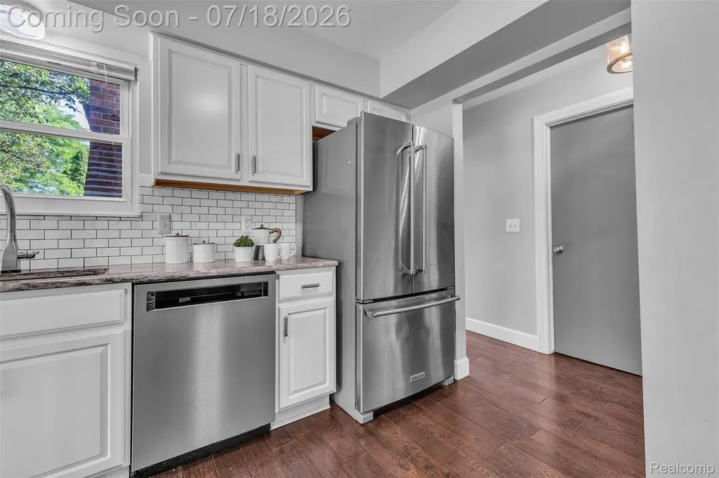33 Foxboro Drive Rochester Hills City MI 48309