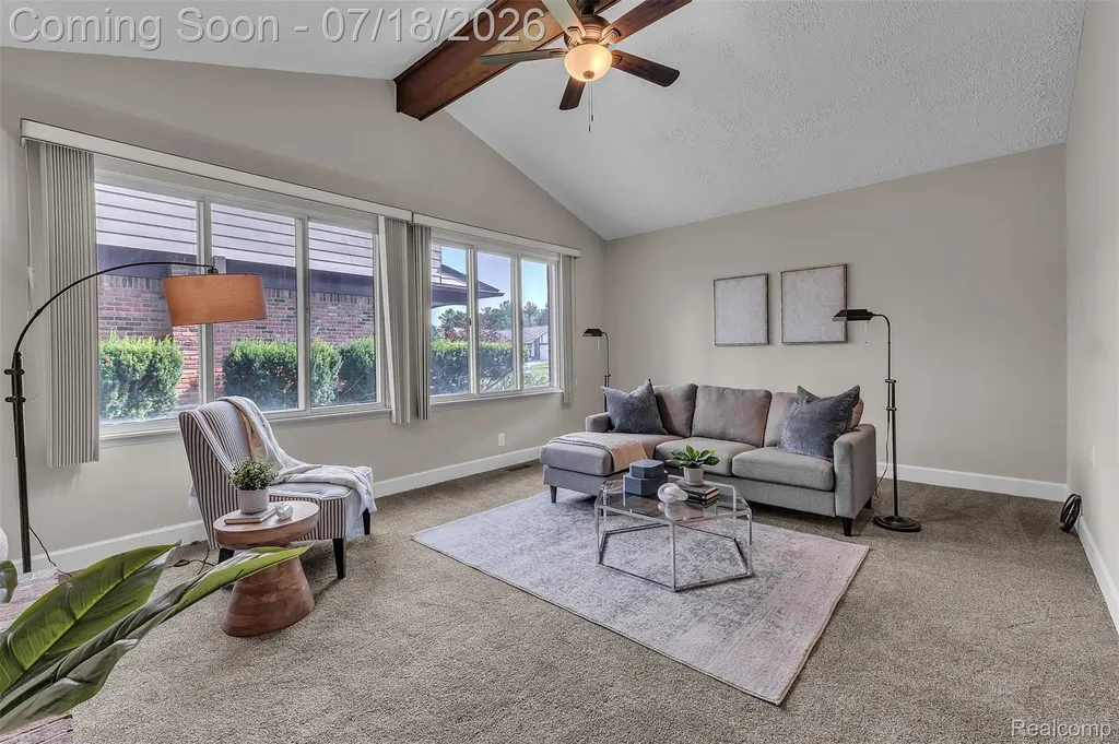 33 Foxboro Drive Rochester Hills City MI 48309