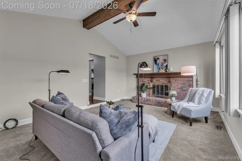 33 Foxboro Drive Rochester Hills City MI 48309