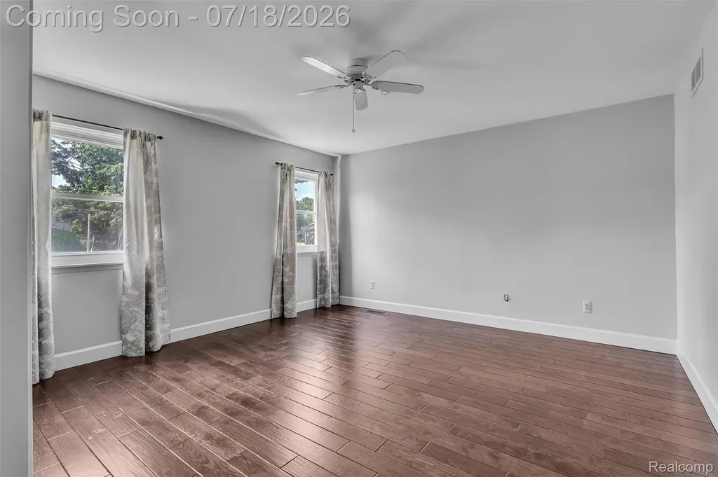 33 Foxboro Drive Rochester Hills City MI 48309