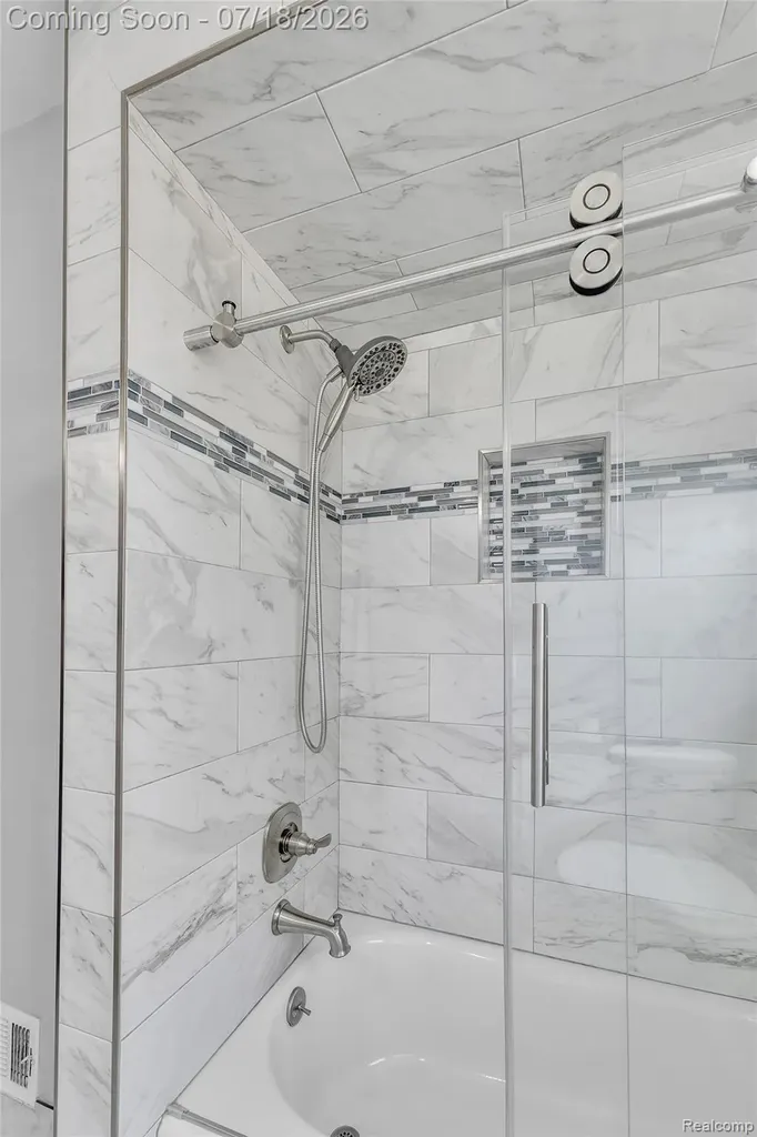 33 Foxboro Drive Rochester Hills City MI 48309