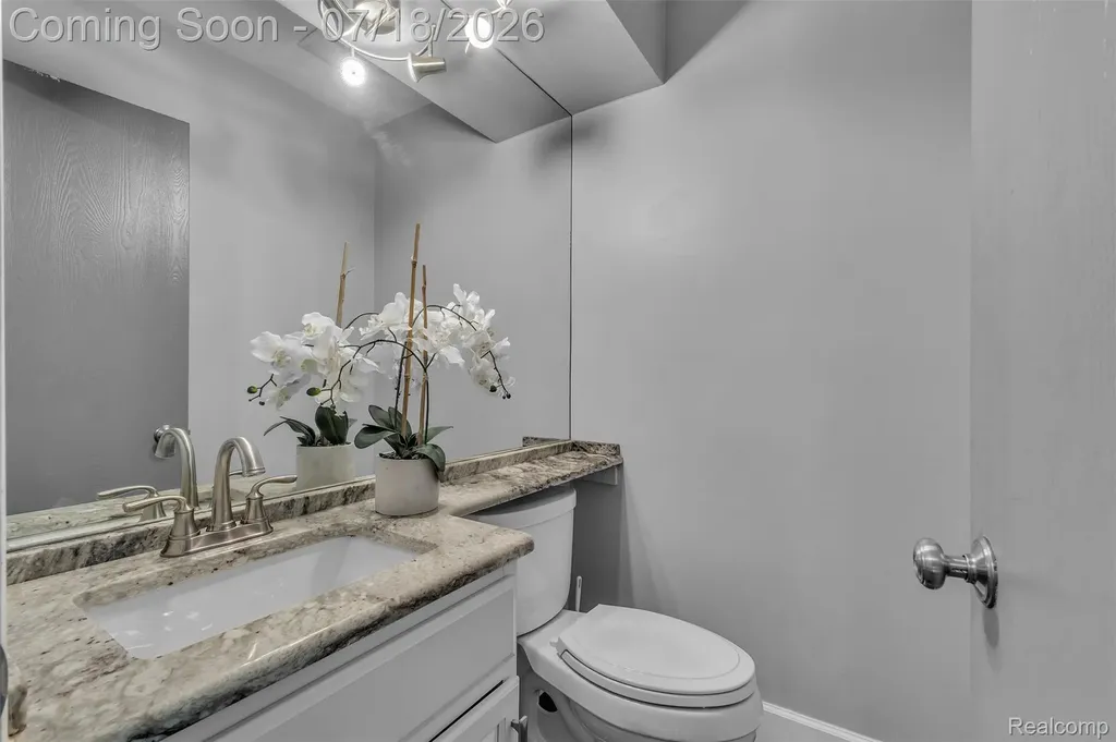 33 Foxboro Drive Rochester Hills City MI 48309