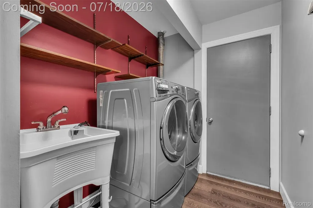 33 Foxboro Drive Rochester Hills City MI 48309