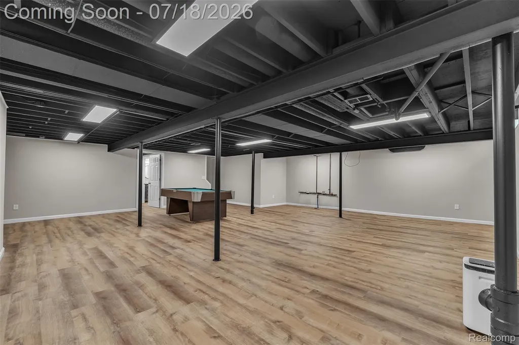 33 Foxboro Drive Rochester Hills City MI 48309