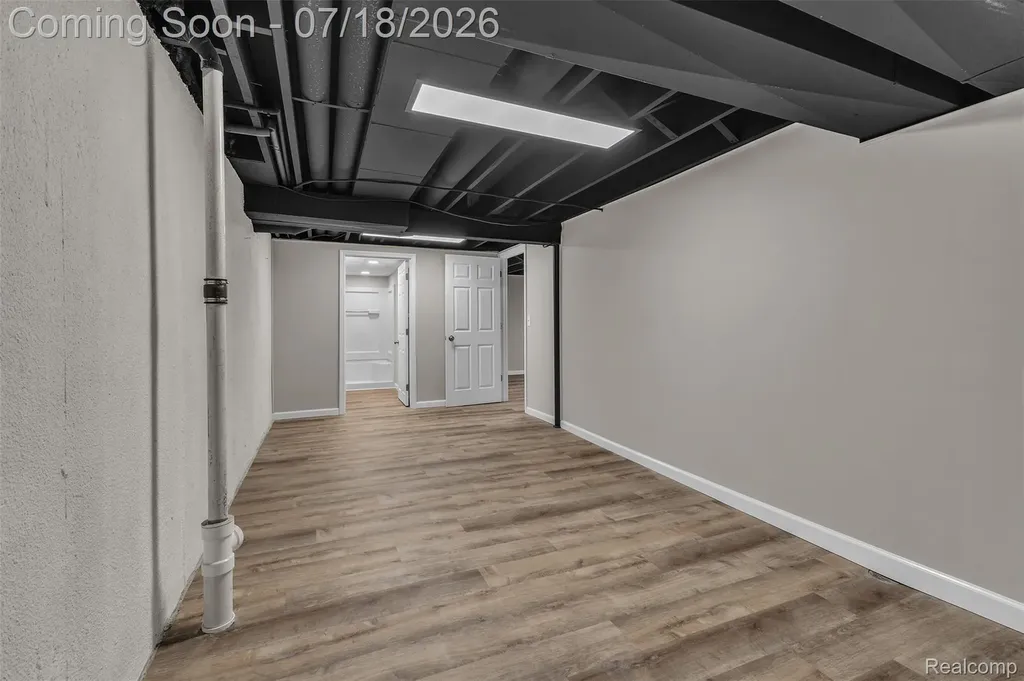 33 Foxboro Drive Rochester Hills City MI 48309