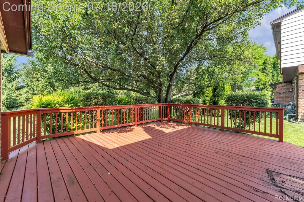 33 Foxboro Drive Rochester Hills City MI 48309