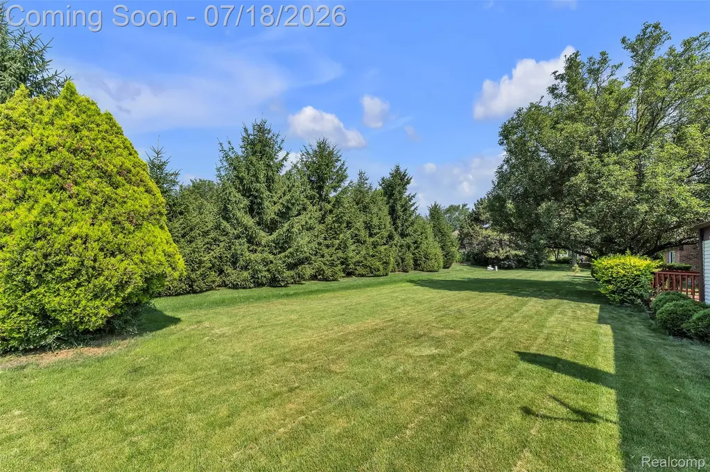 33 Foxboro Drive Rochester Hills City MI 48309
