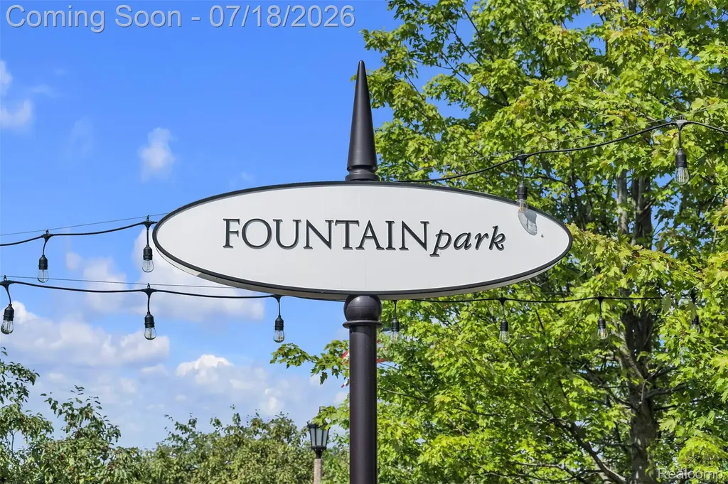 33 Foxboro Drive Rochester Hills City MI 48309