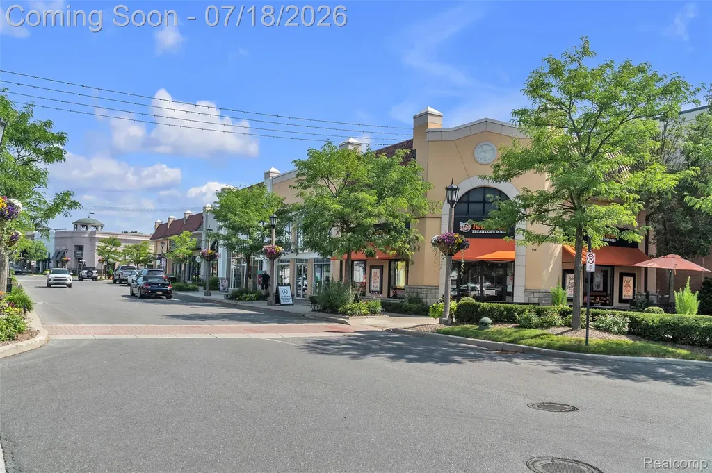 33 Foxboro Drive Rochester Hills City MI 48309