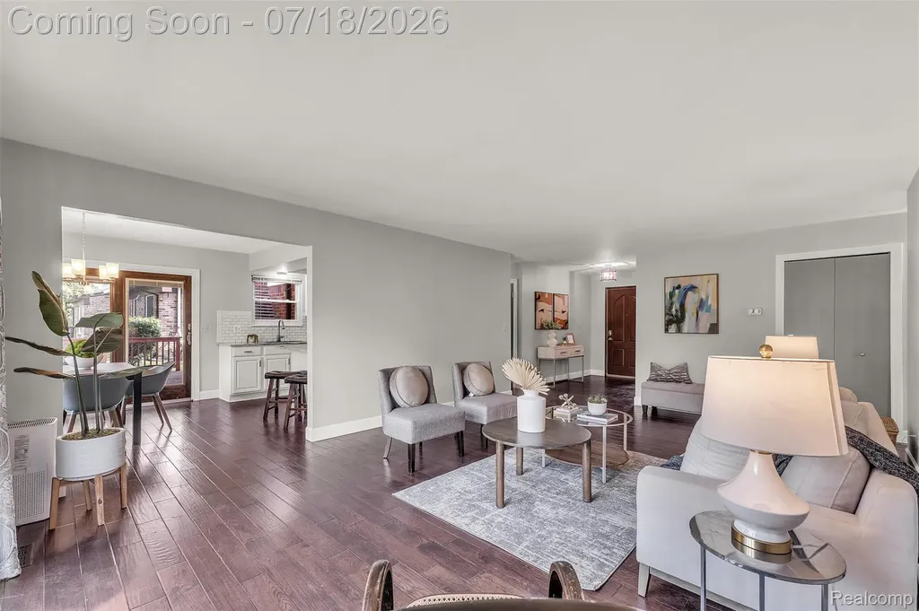 33 Foxboro Drive Rochester Hills City MI 48309