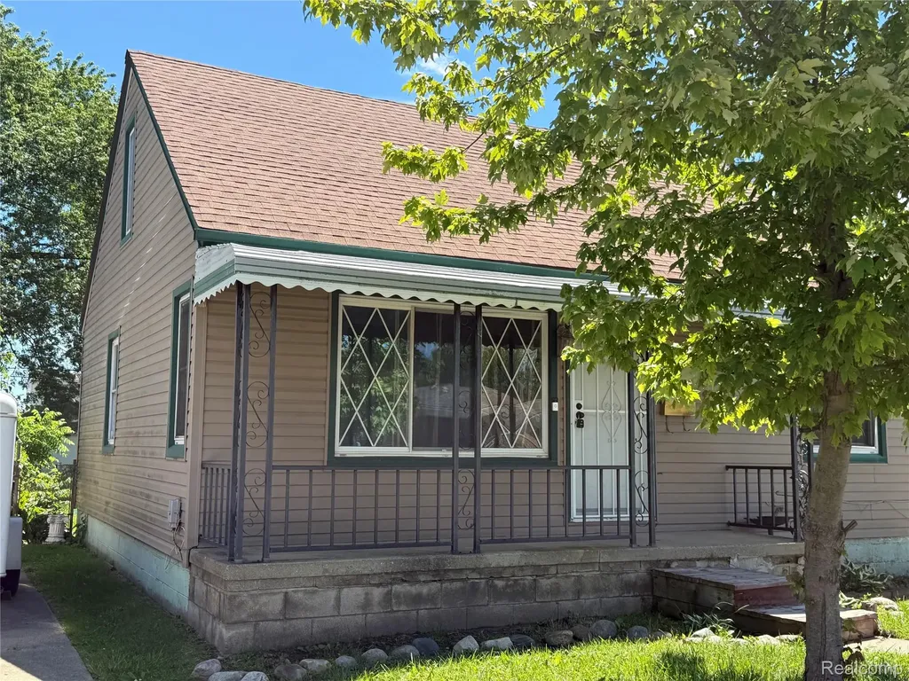 24646 Grove Avenue Eastpointe City MI 48021