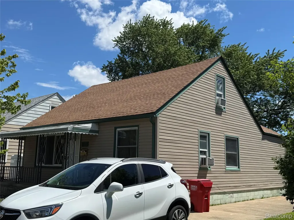 24646 Grove Avenue Eastpointe City MI 48021