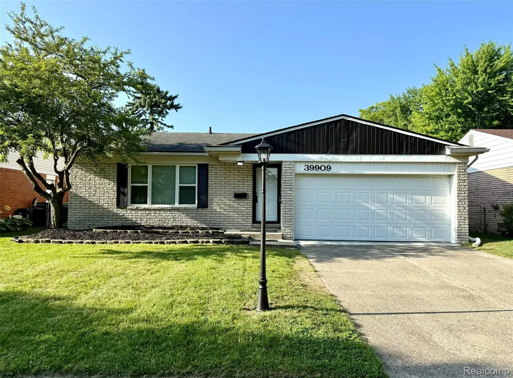 39909 Lynn Street Canton Charter Township MI 48187