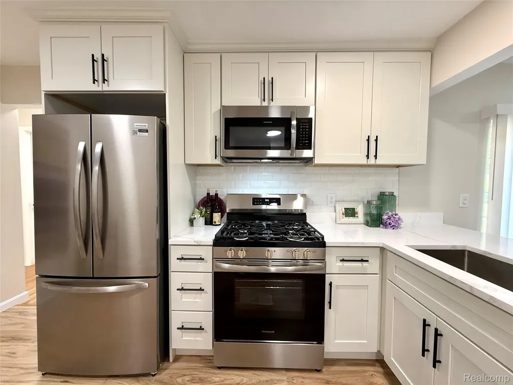 39909 Lynn Street Canton Charter Township MI 48187