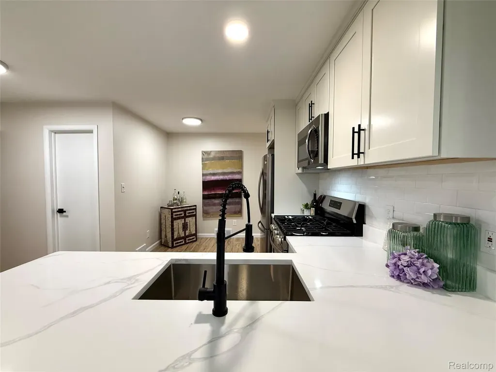 39909 Lynn Street Canton Charter Township MI 48187