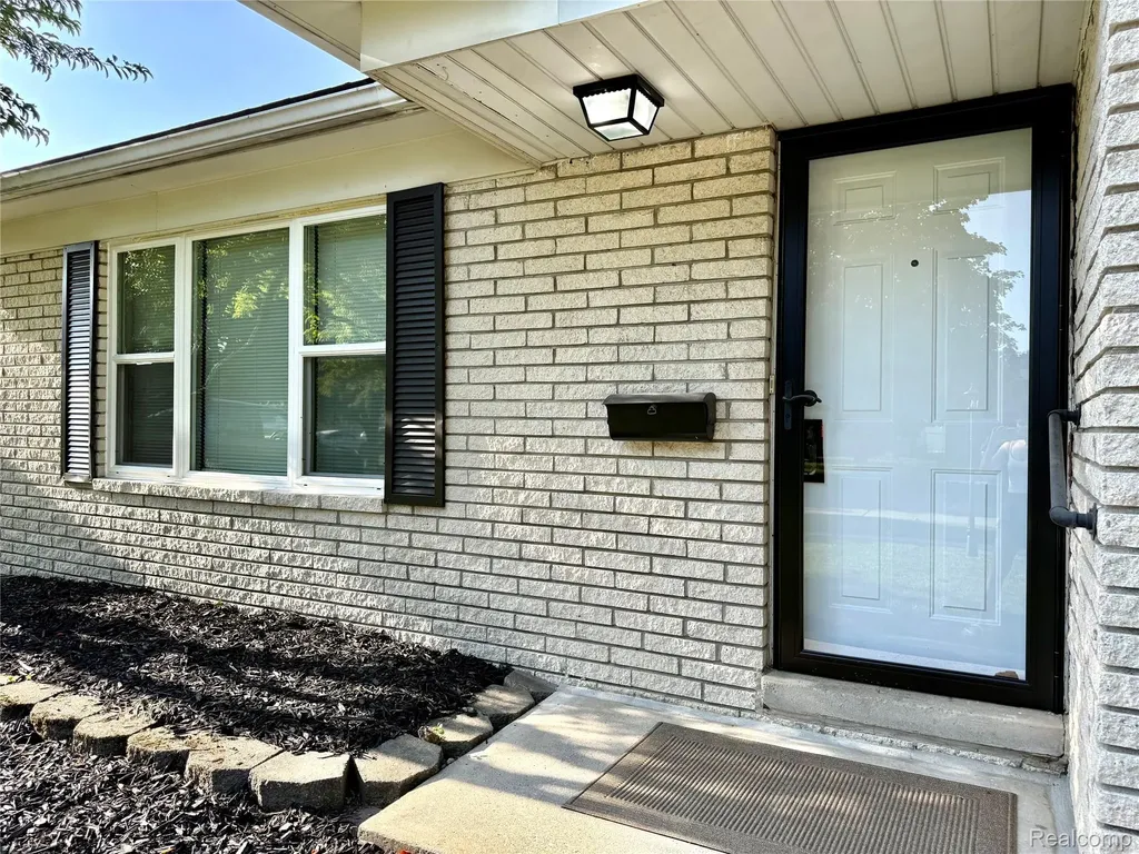 39909 Lynn Street Canton Charter Township MI 48187