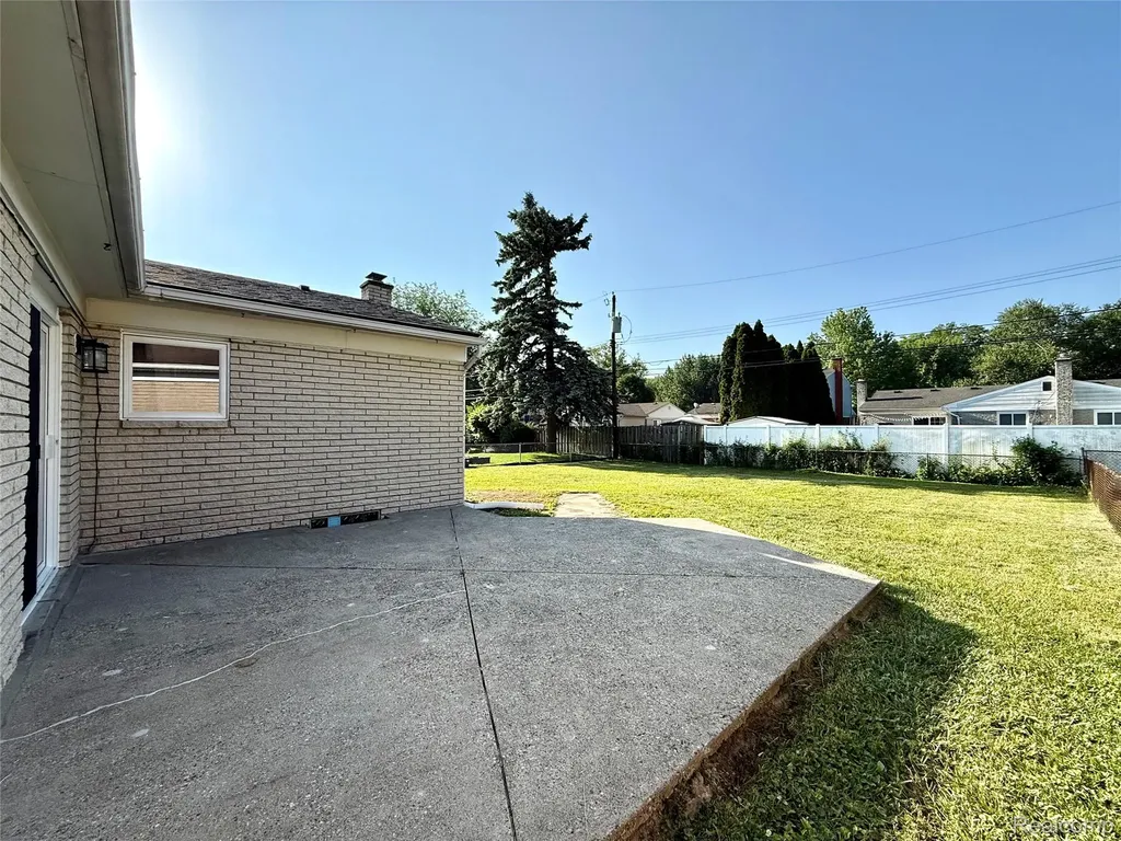 39909 Lynn Street Canton Charter Township MI 48187