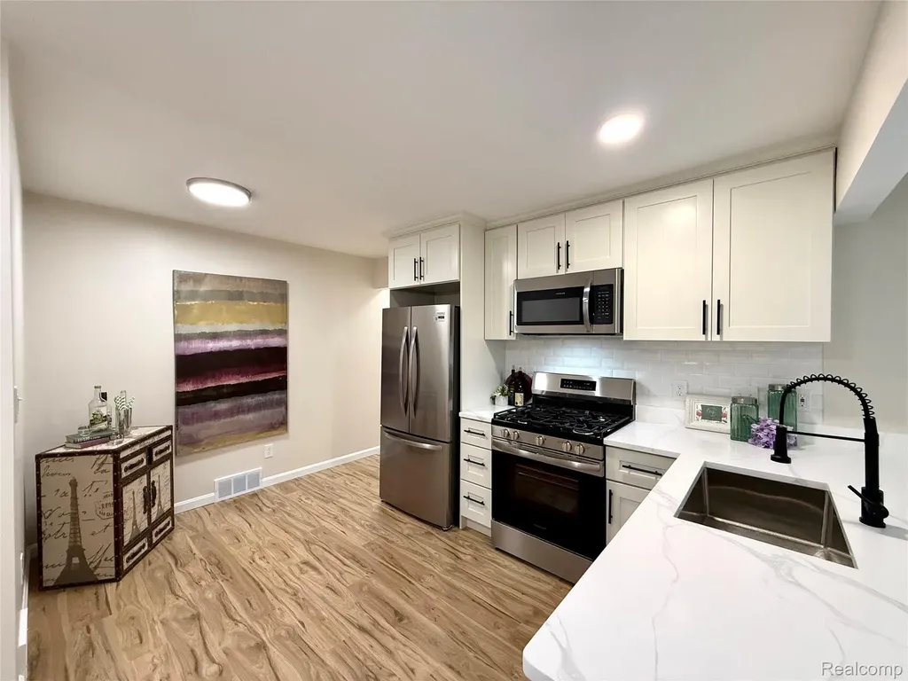 39909 Lynn Street Canton Charter Township MI 48187
