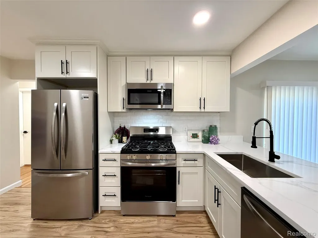 39909 Lynn Street Canton Charter Township MI 48187