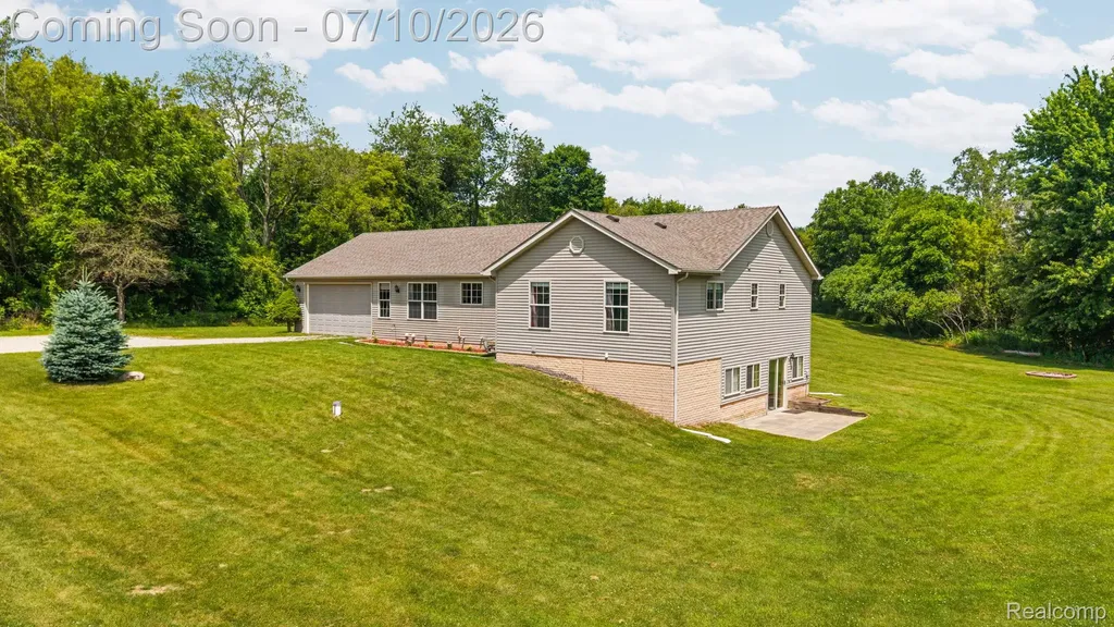 3144 N Nicholson Road Handy Township MI 48836