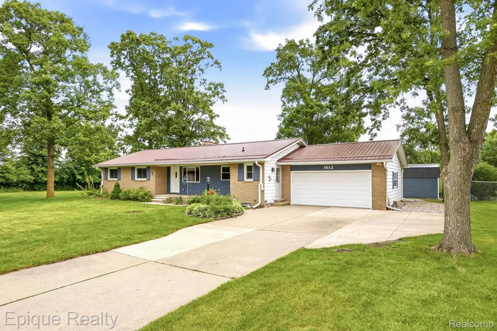 1612 Saint Marys Court Hampton Charter Township MI 48732