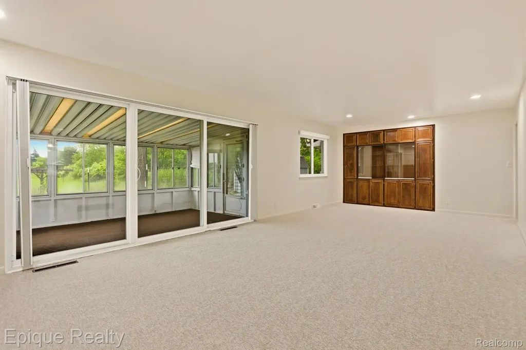 1612 Saint Marys Court Hampton Charter Township MI 48732