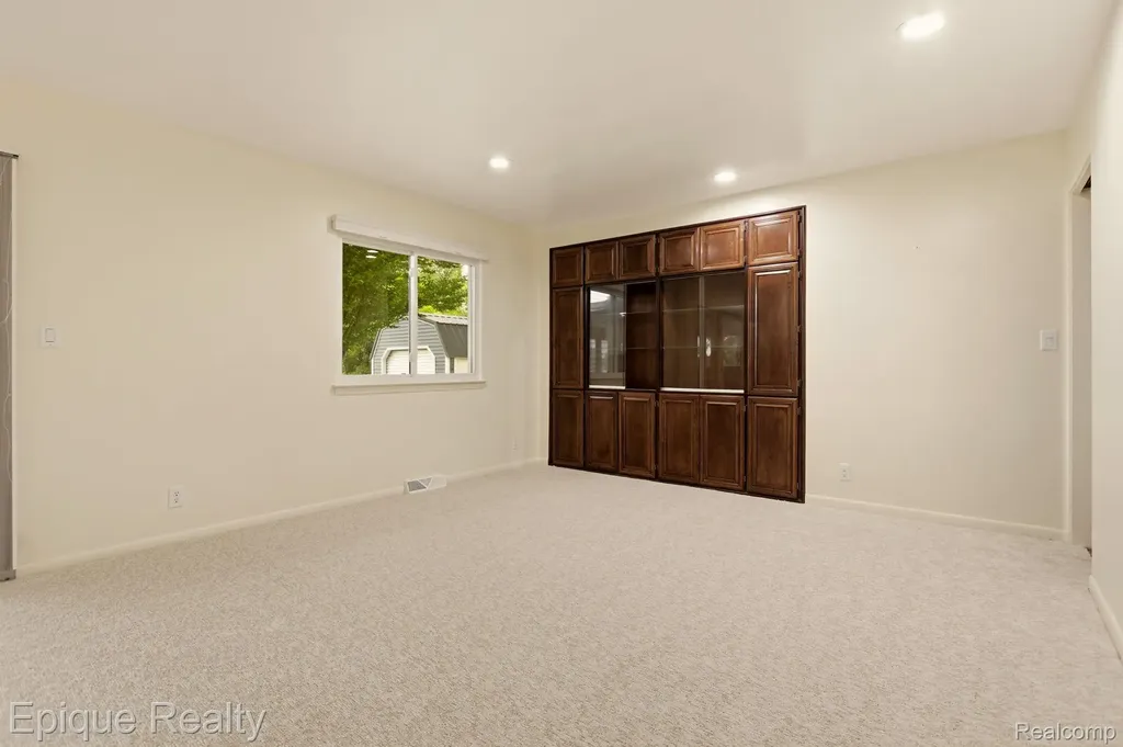 1612 Saint Marys Court Hampton Charter Township MI 48732