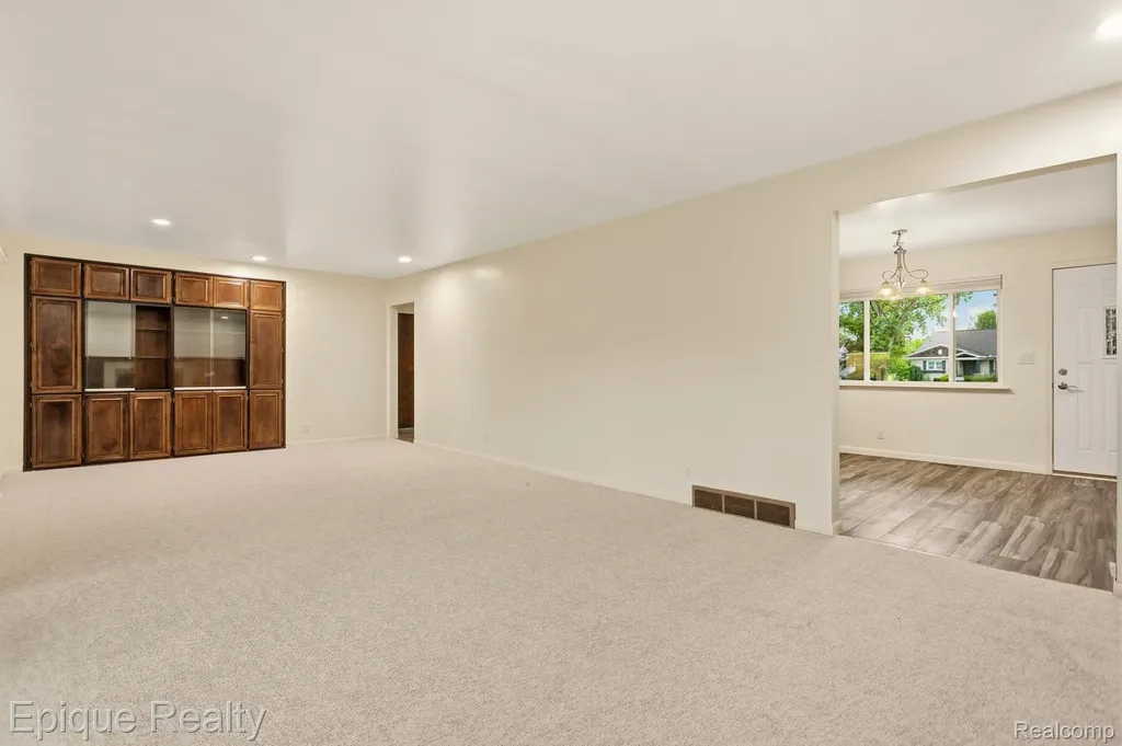 1612 Saint Marys Court Hampton Charter Township MI 48732