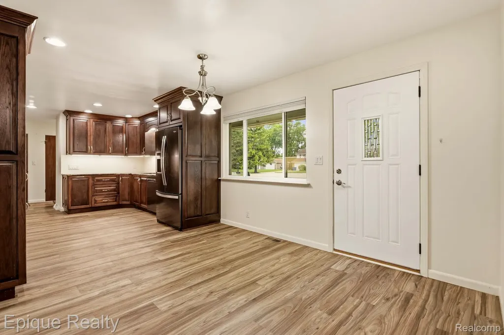 1612 Saint Marys Court Hampton Charter Township MI 48732