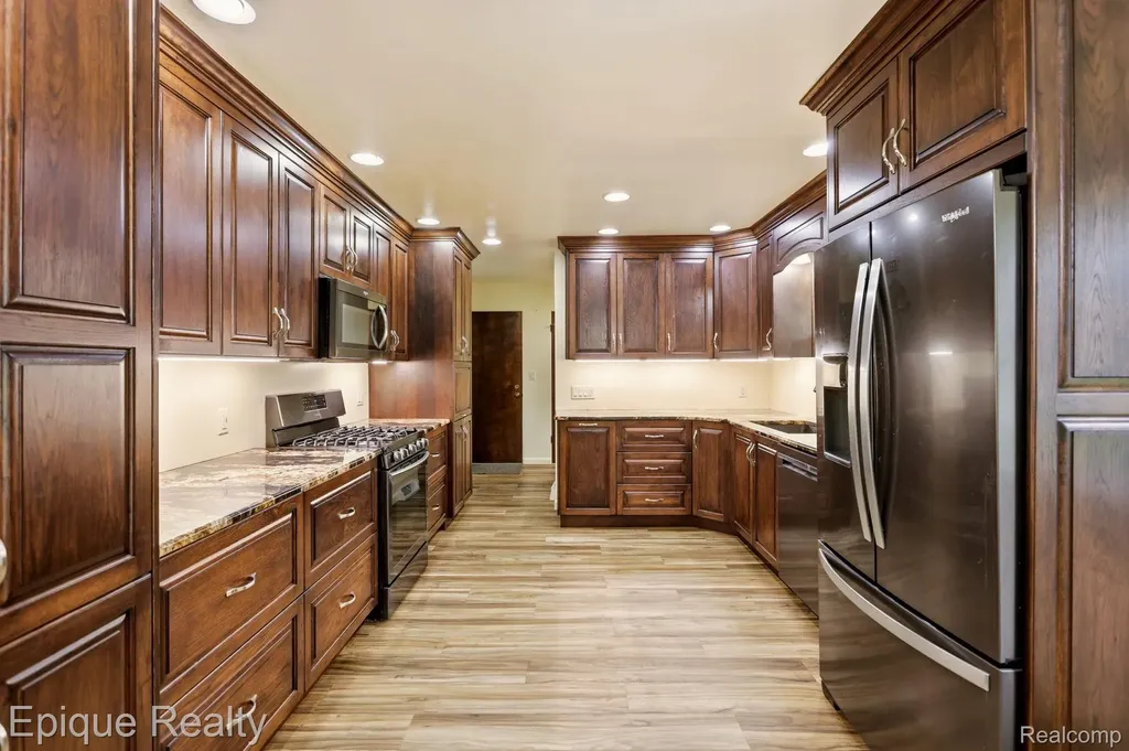 1612 Saint Marys Court Hampton Charter Township MI 48732
