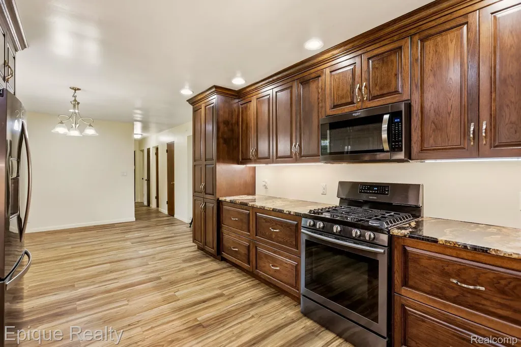 1612 Saint Marys Court Hampton Charter Township MI 48732