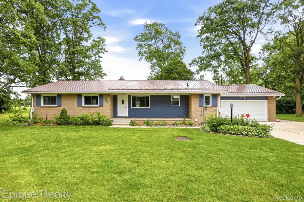 1612 Saint Marys Court Hampton Charter Township MI 48732