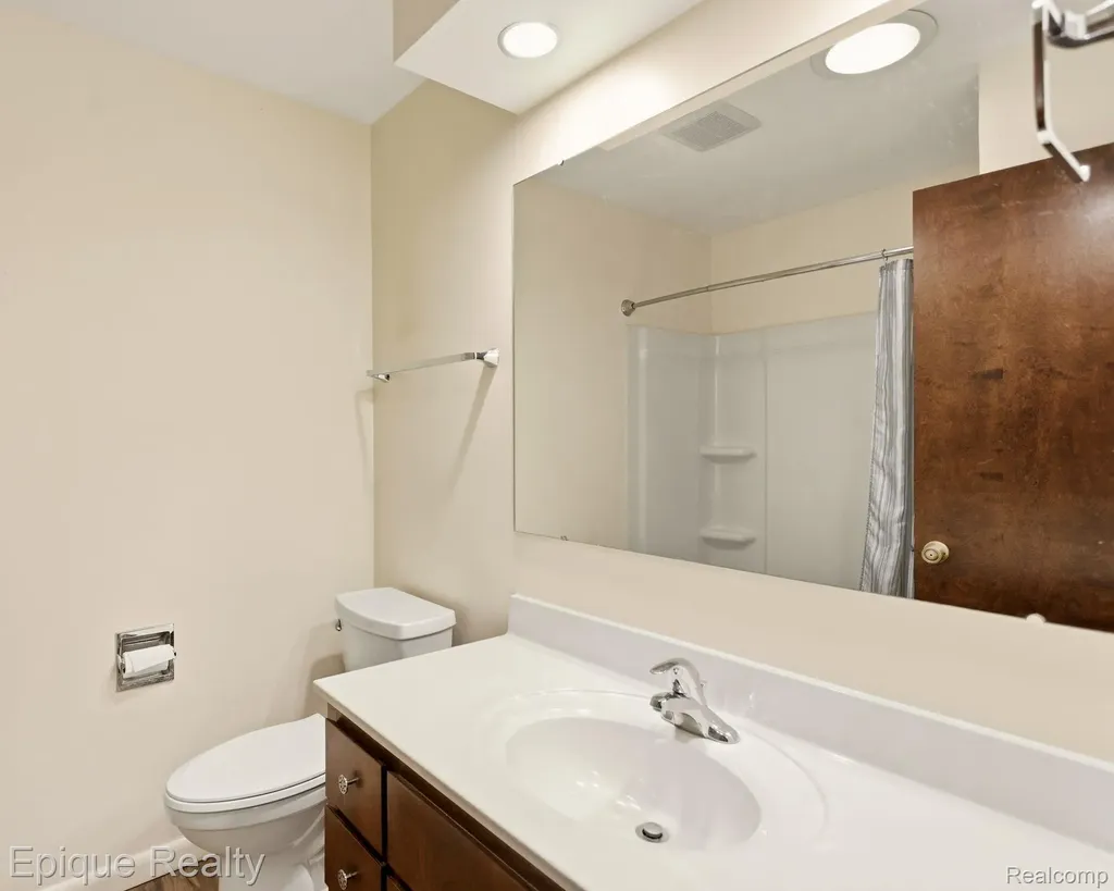 1612 Saint Marys Court Hampton Charter Township MI 48732