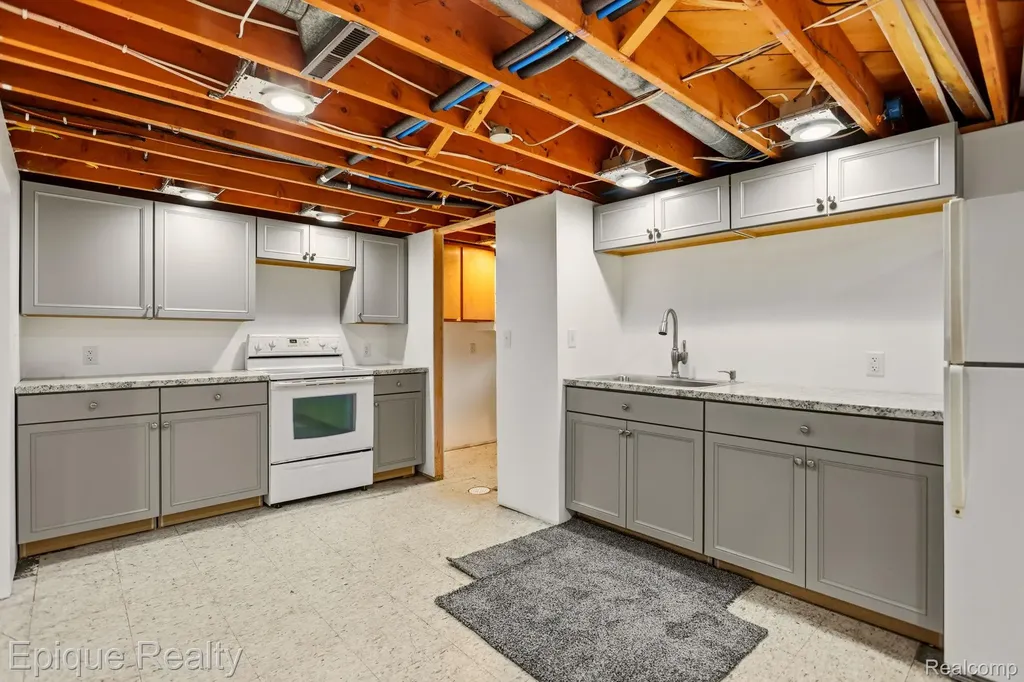 1612 Saint Marys Court Hampton Charter Township MI 48732
