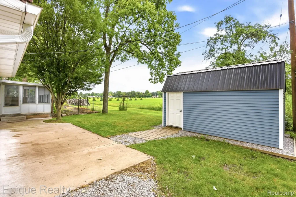 1612 Saint Marys Court Hampton Charter Township MI 48732