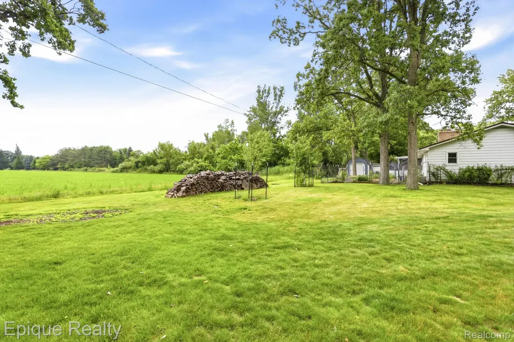 1612 Saint Marys Court Hampton Charter Township MI 48732